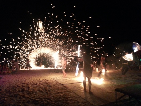 Amazing fire shows on Koh Phi Phi! 